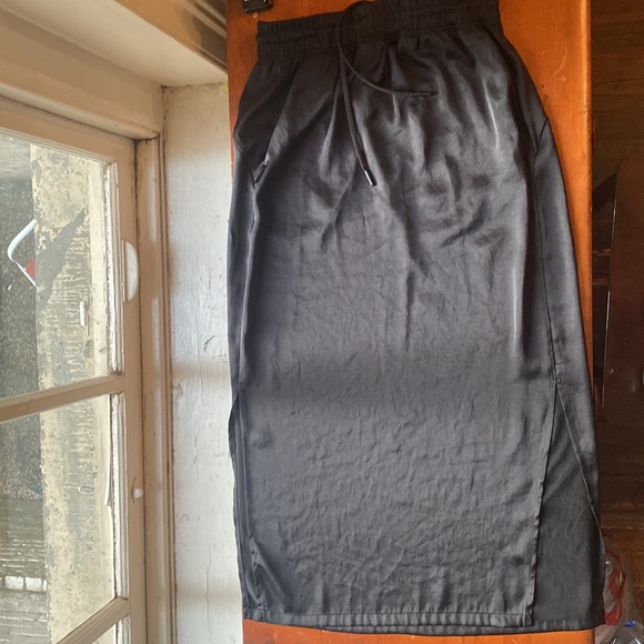 Lululemon Glide Away Slip Skirt - Picture 2 of 2